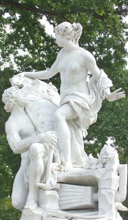 Hephaistos und Aphrodite frisch renoviert im Park Sanssouci.